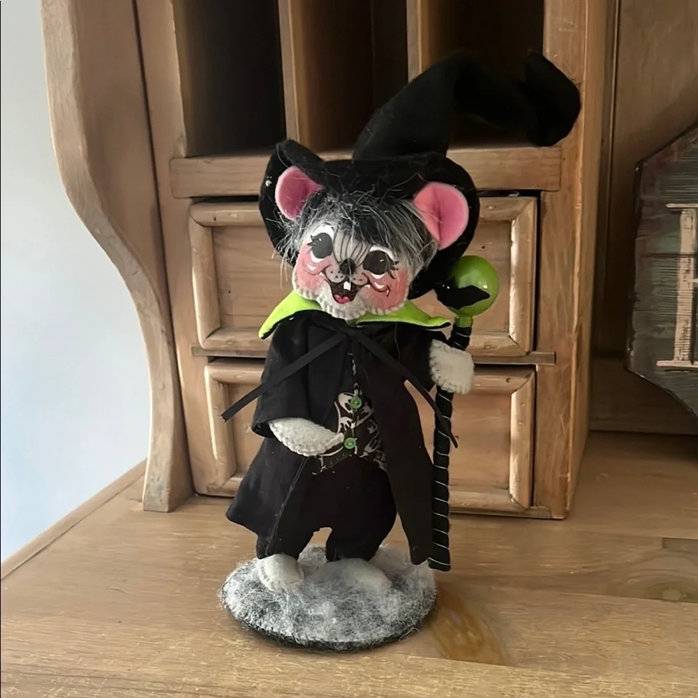 Annalee Ghastly Warlock Witch Mouse Black Cape & Staff Halloween 8” Hat 2021